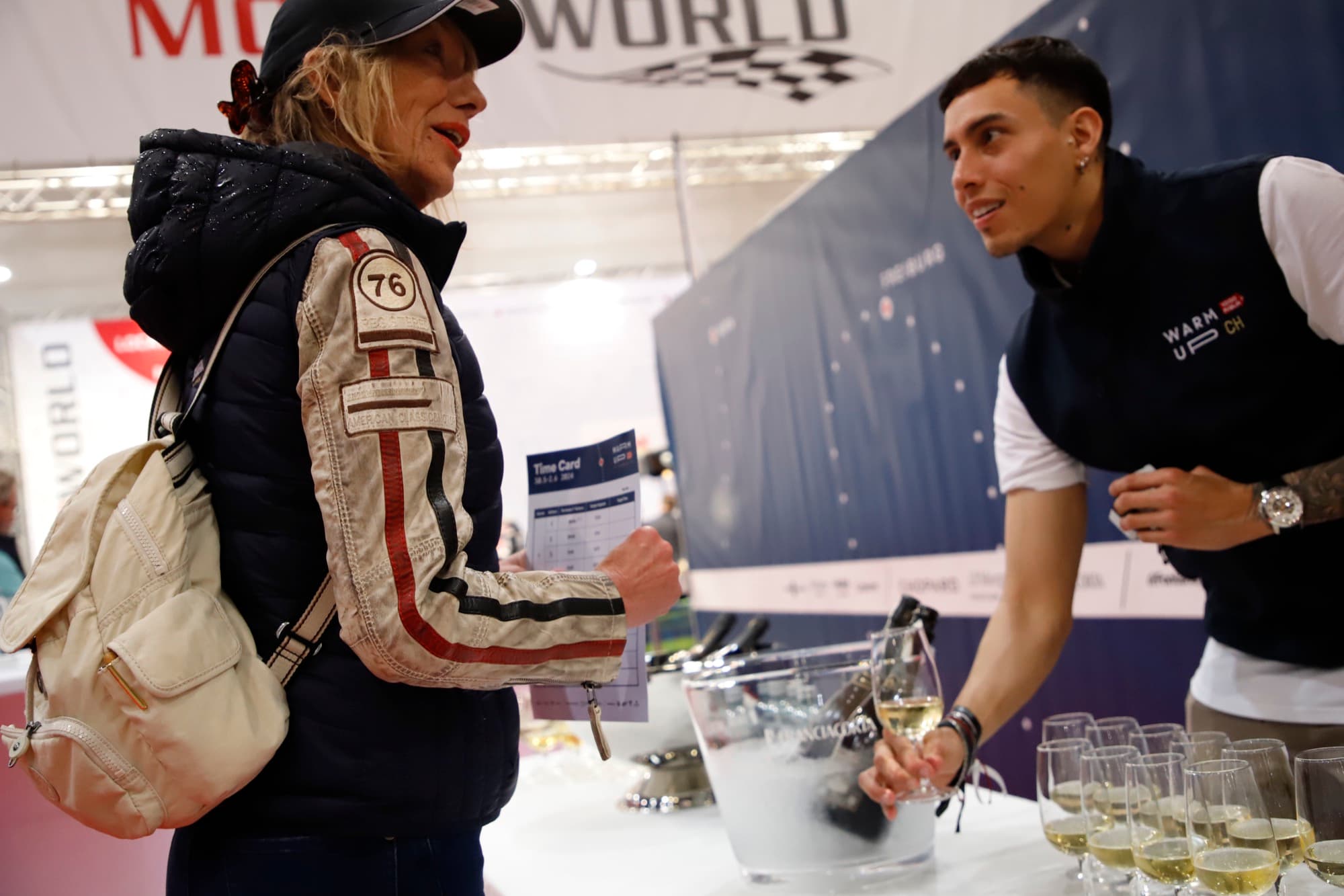 Comunicazione sul posto allo stand Swiss Classic World.